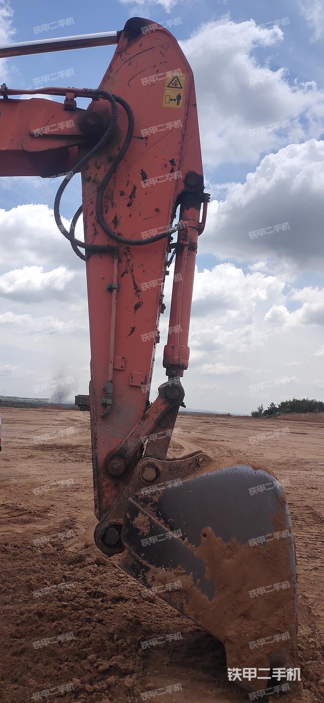 驾驶室顶部（整机外观）