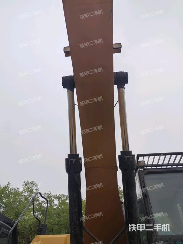 大臂油缸整體?豎拍(工作和回轉(zhuǎn)裝置) 大臂油缸整體?豎拍(工作和回轉(zhuǎn)裝置)