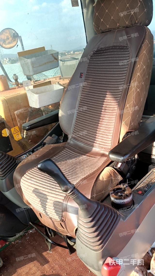 驾驶室整体（整机外观）