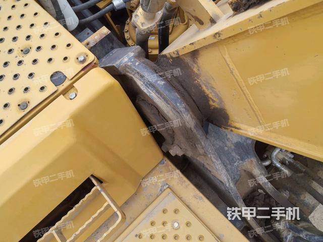 大臂根部?斜視(工作和回轉(zhuǎn)裝置) 大臂根部?斜視(工作和回轉(zhuǎn)裝置)