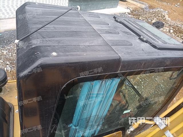 驾驶室顶部（整机外观）