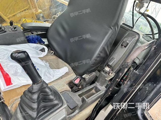 驾驶室整体（整机外观）