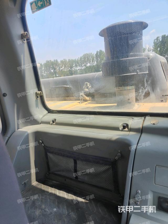 后窗玻璃角标（驾驶室部分）