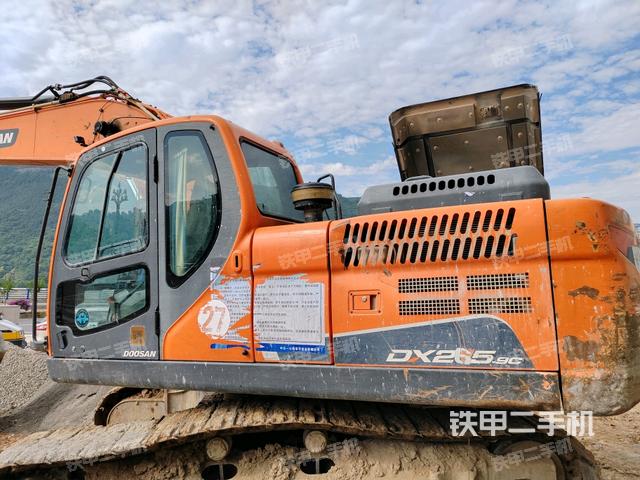 驾驶室左前45度（驾驶室部分）