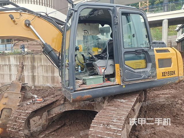 驾驶室整体（整机外观）