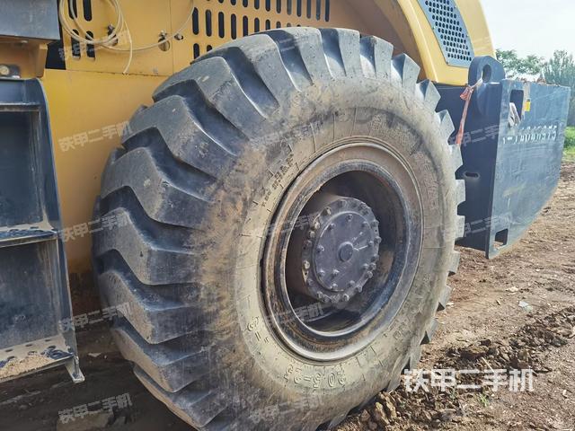 驾驶室操作台（设备外观及核心部件）