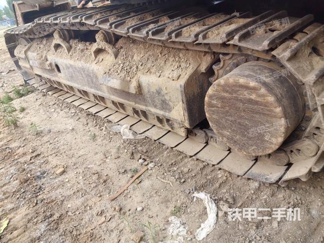 右側(cè)履帶整體(行走機(jī)構(gòu)) 右側(cè)履帶整體(行走機(jī)構(gòu))