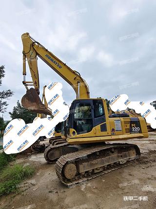 防城港小松PC220-8挖掘机实拍图片