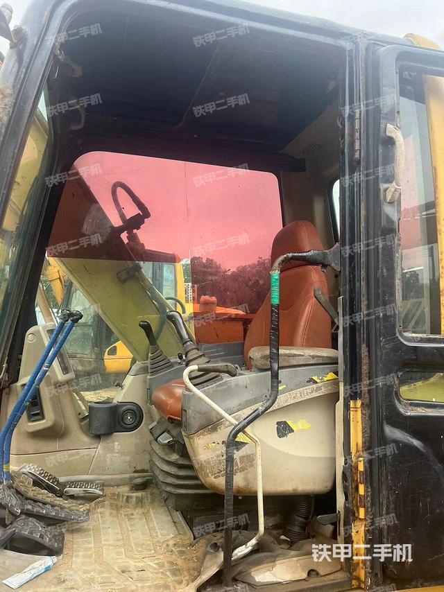 单侧履带整体（整机外观）