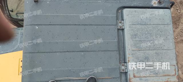 驾驶室顶部（整机外观）