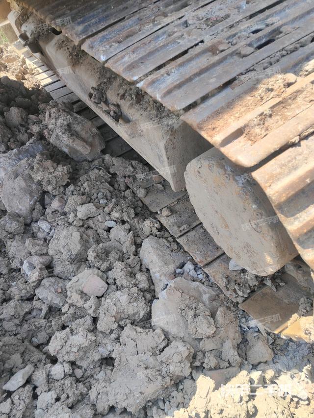 右驱动轮（行走机构）