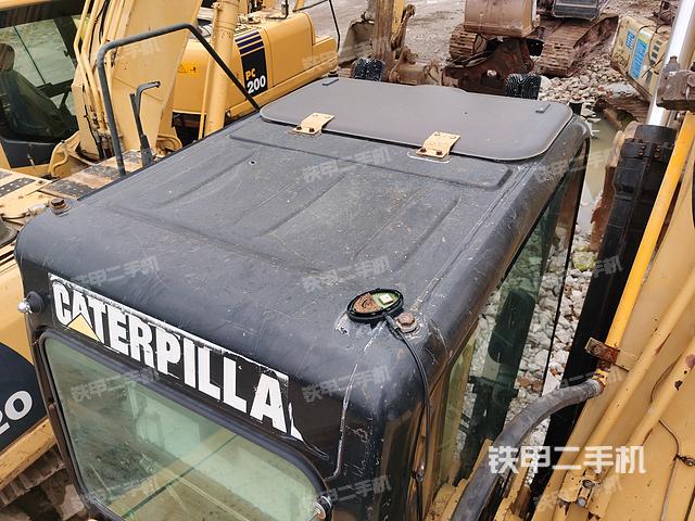 驾驶室顶部（整机外观）