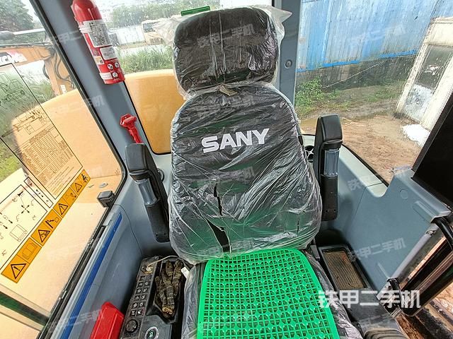 驾驶室整体（整机外观）