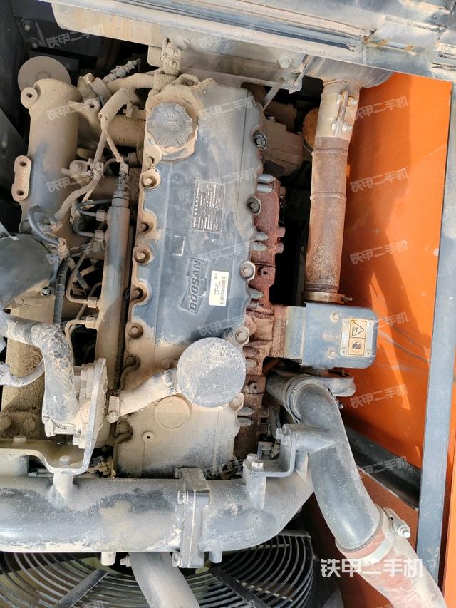 发动机室（上车部件）