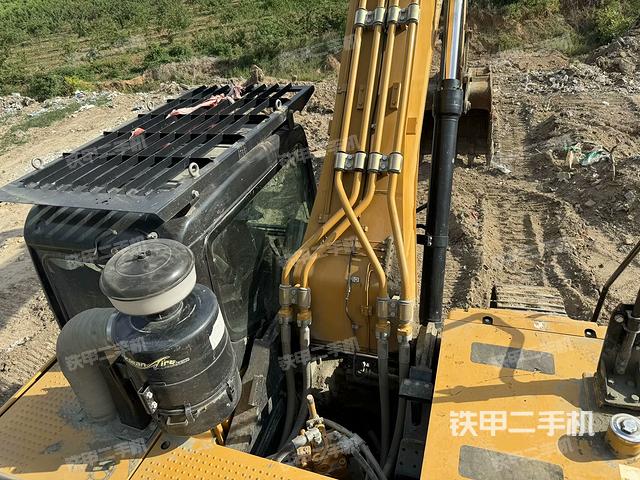 驾驶室顶部（整机外观）