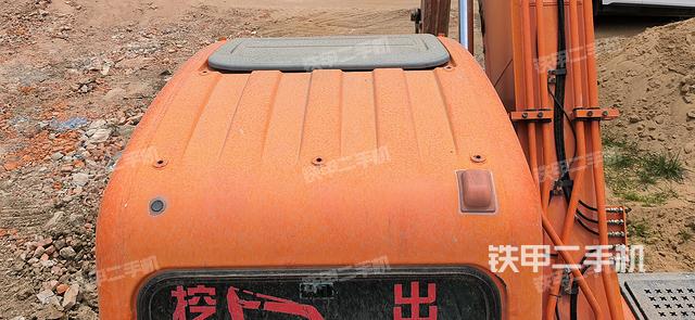 驾驶室顶部（整机外观）