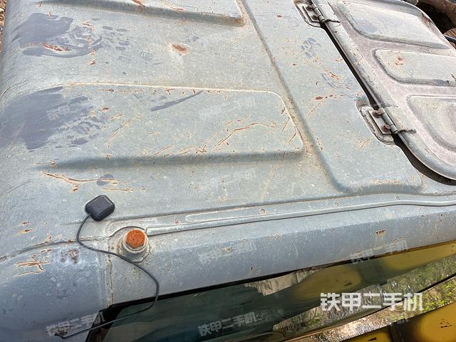 驾驶室顶部（整机外观）