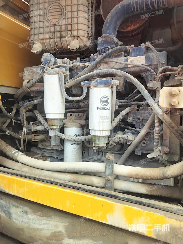 发动机左侧（整机外观及大件）