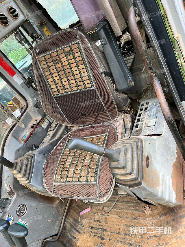 驾驶室整体（整机外观）