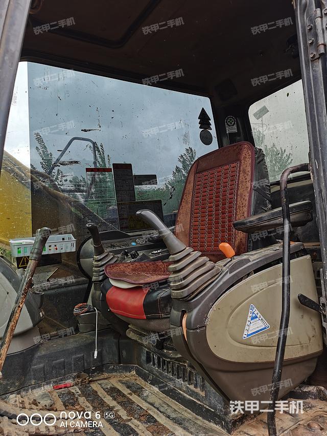 驾驶室整体（整机外观）