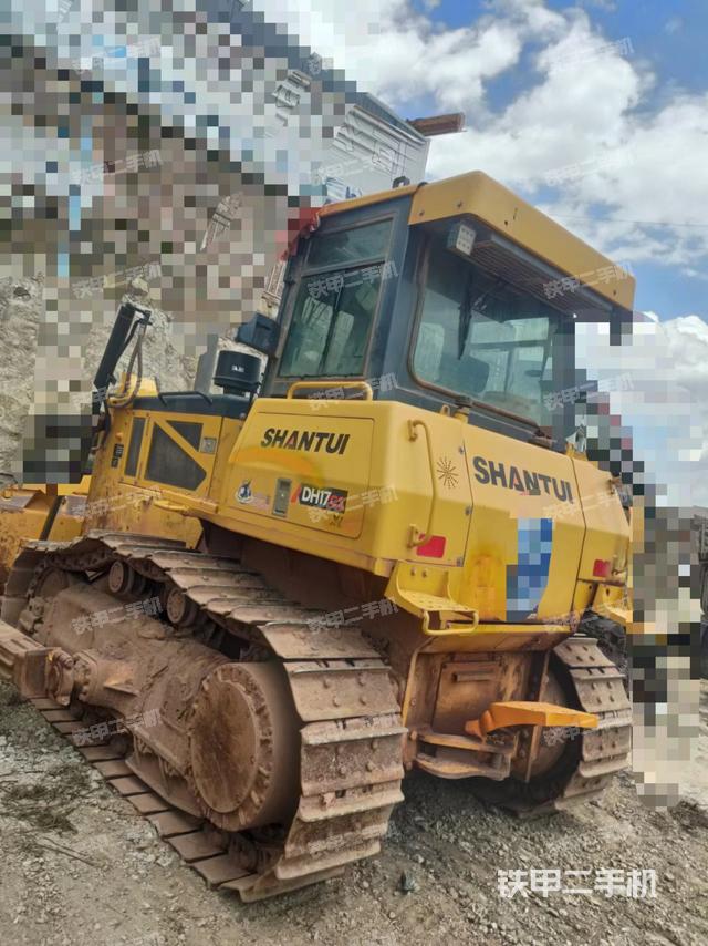 整机左侧（设备外观及核心部件）