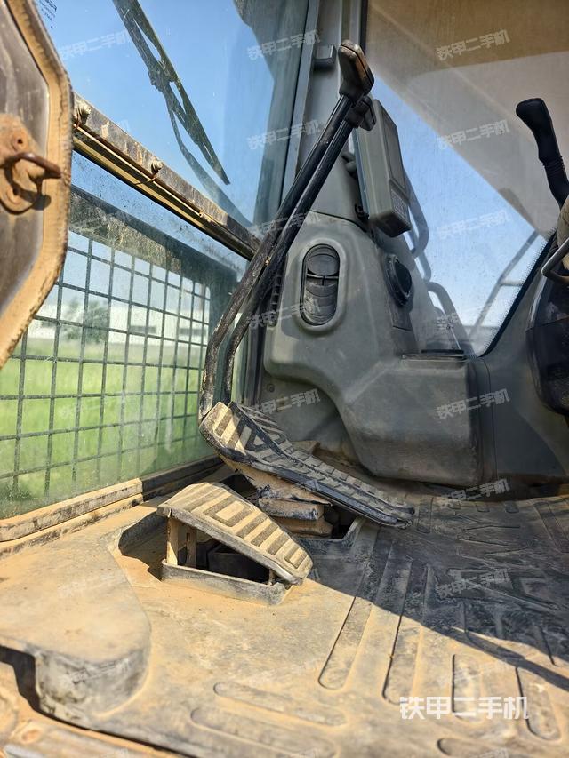 驾驶室整体（整机外观）