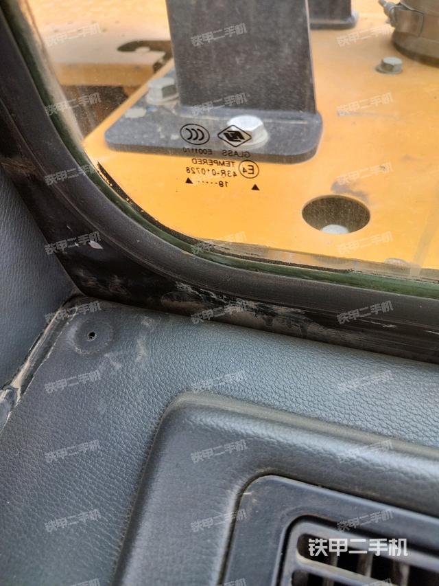 后窗玻璃角標(biāo)（駕駛室部分）