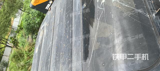 驾驶室顶部（整机外观）