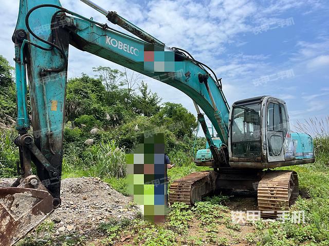 神钢SK200-6E挖掘机