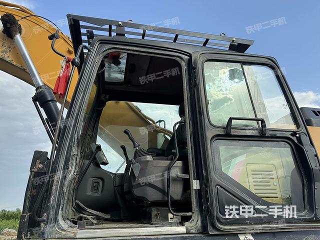 驾驶室整体（整机外观）