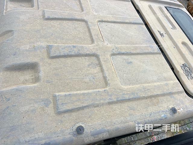 驾驶室顶部（整机外观）