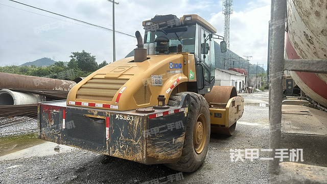 整机右侧（设备外观及核心部件）