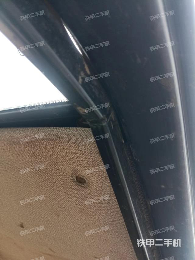 驾驶室顶部（整机外观）