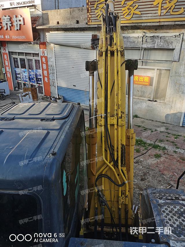 驾驶室顶部（整机外观）