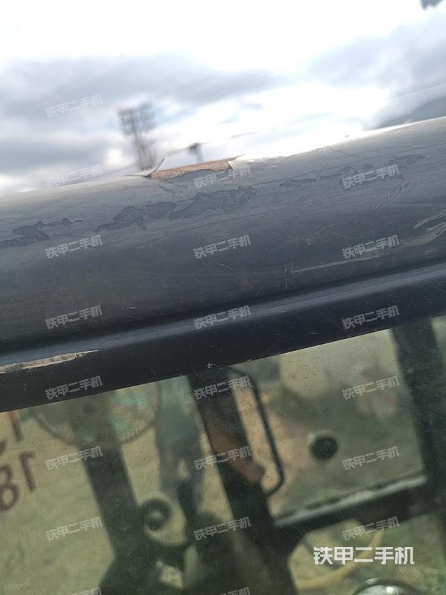 驾驶室顶部（整机外观）