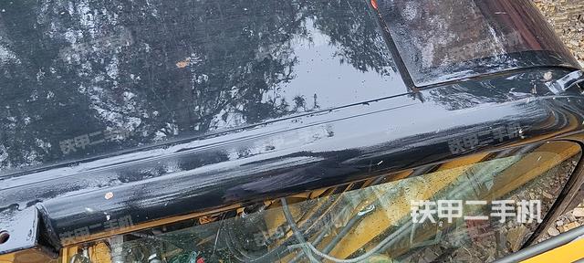 驾驶室顶部（整机外观）