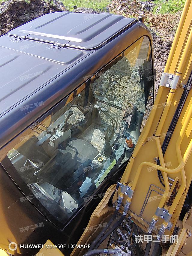 驾驶室顶部（整机外观）