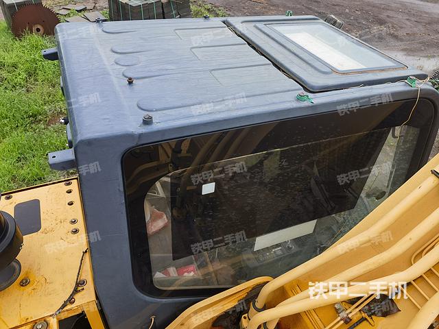 驾驶室顶部（整机外观）