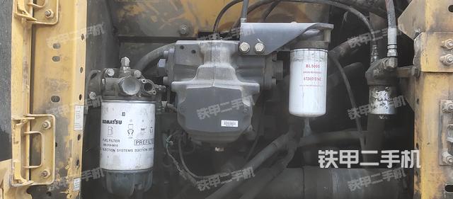 液压泵舱室正面整体（整机外观）