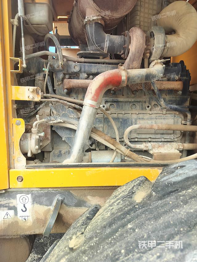 发动机右侧（整机外观及大件）