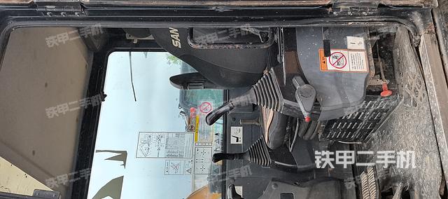 驾驶室整体（整机外观）