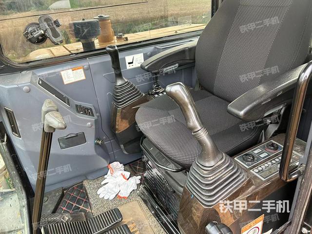 驾驶室整体（整机外观）