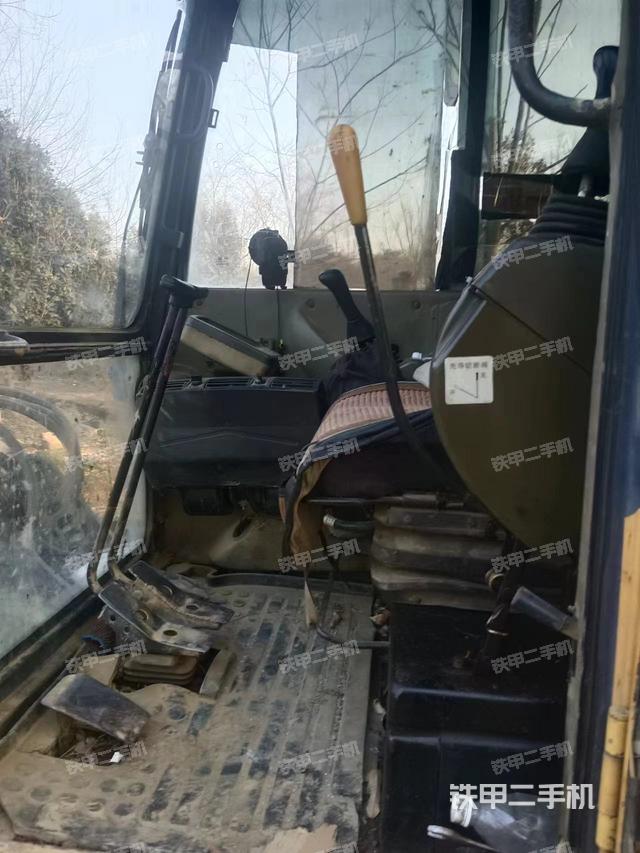 驾驶室整体（整机外观）