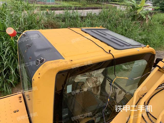 驾驶室顶部（整机外观）