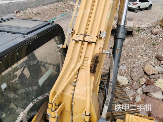 大臂背部俯视（工作和回转装置）