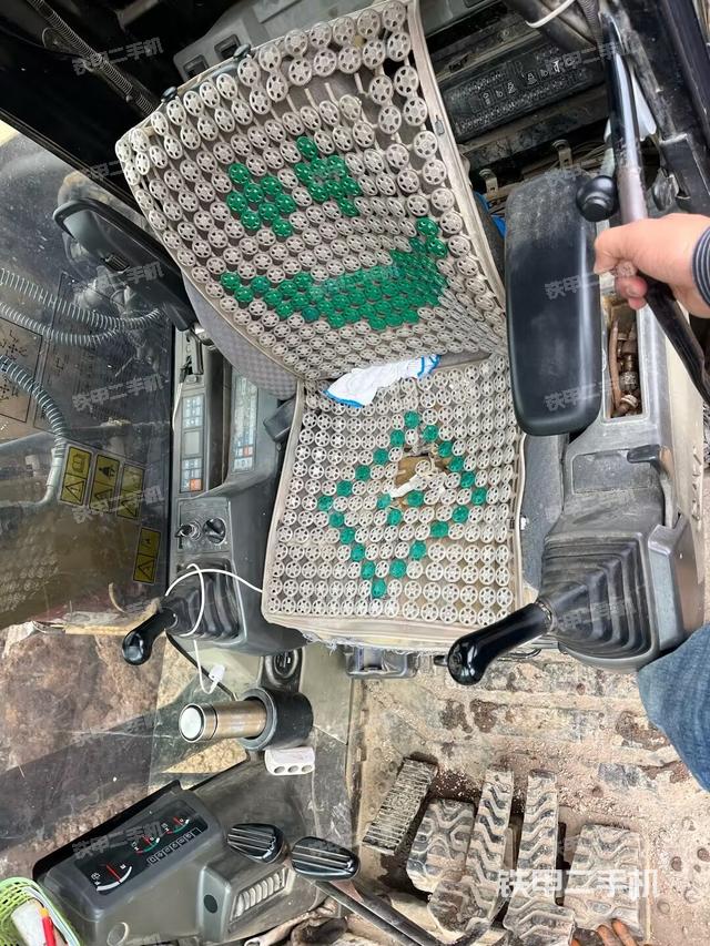 驾驶室整体（整机外观）