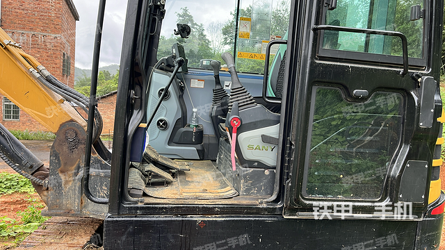 驾驶室整体（整机外观）