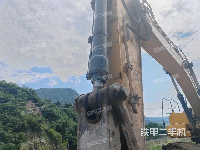 小臂整体左后（工作和回转装置）