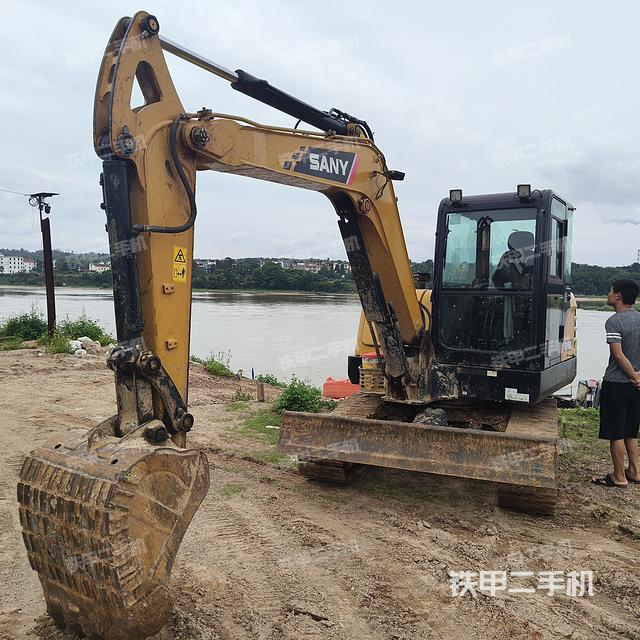 驾驶室整体（整机外观）