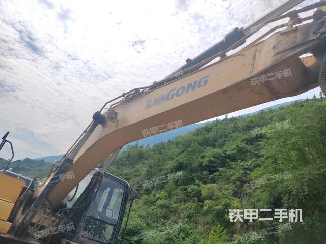 大臂整体 右侧（工作和回转装置）